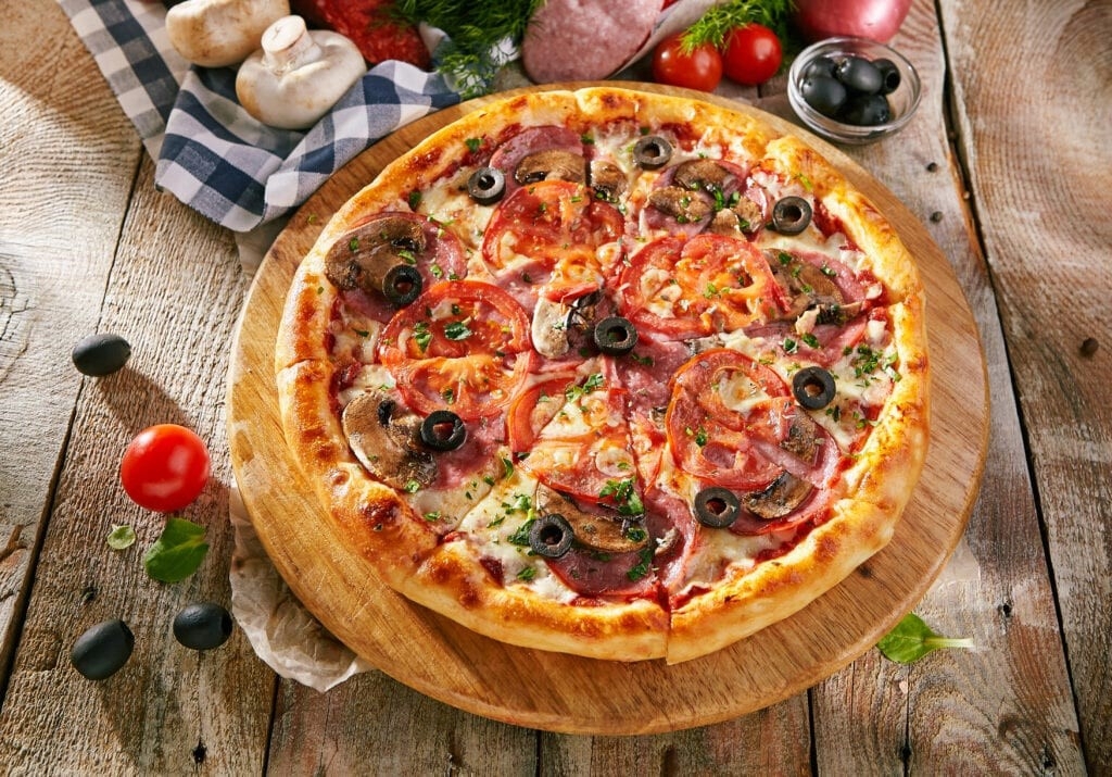 Một miếng Pizza bao nhiêu calo? Ăn pizza thường xuyên có gây tăng cân hay không? 2