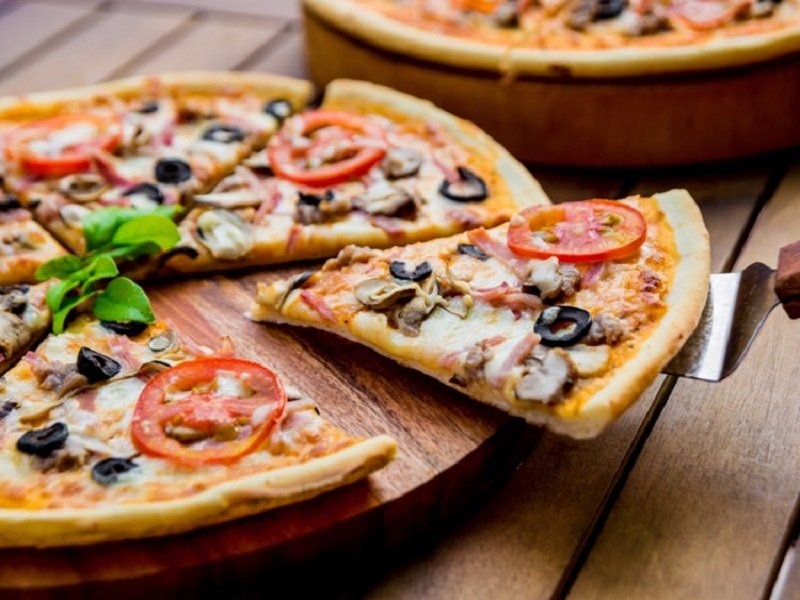 Một miếng Pizza bao nhiêu calo? Ăn pizza thường xuyên có gây tăng cân hay không? 3