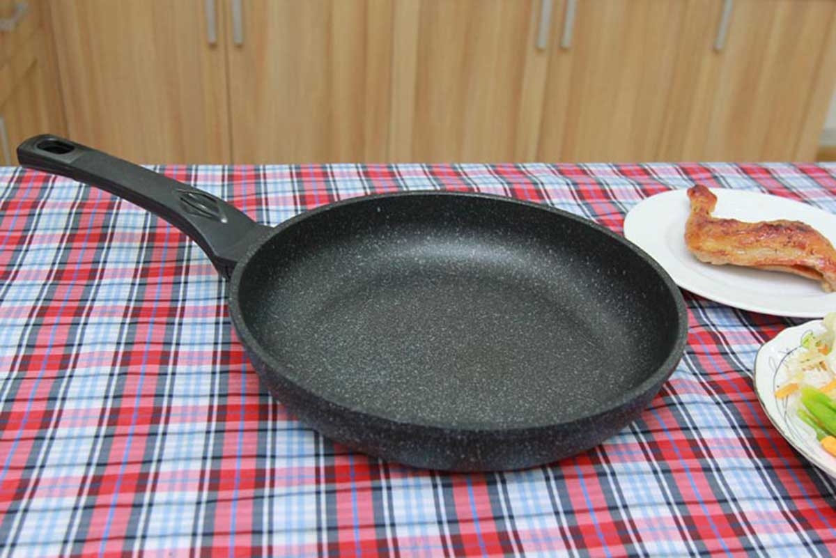 chảo chống dính sử dụng bao lâu - hình 2