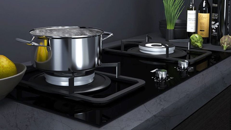 Đảm bảo đặt nồi thăng bằng trên bếp