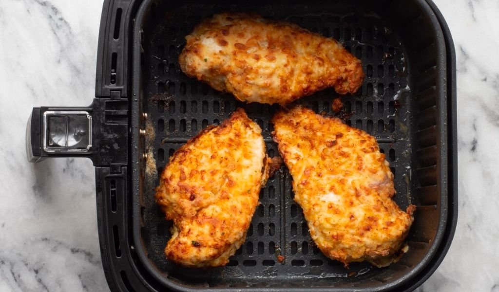 Hướng dẫn làm gà sốt mật ong đậm đà, đơn giản bằng chảo và nồi chiên không dầu 5