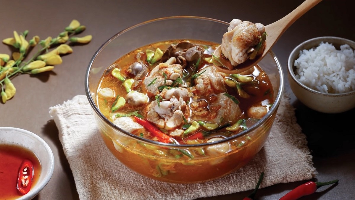 Món canh gà kiểu Thái mang hương vị đậm đà khó cưỡng