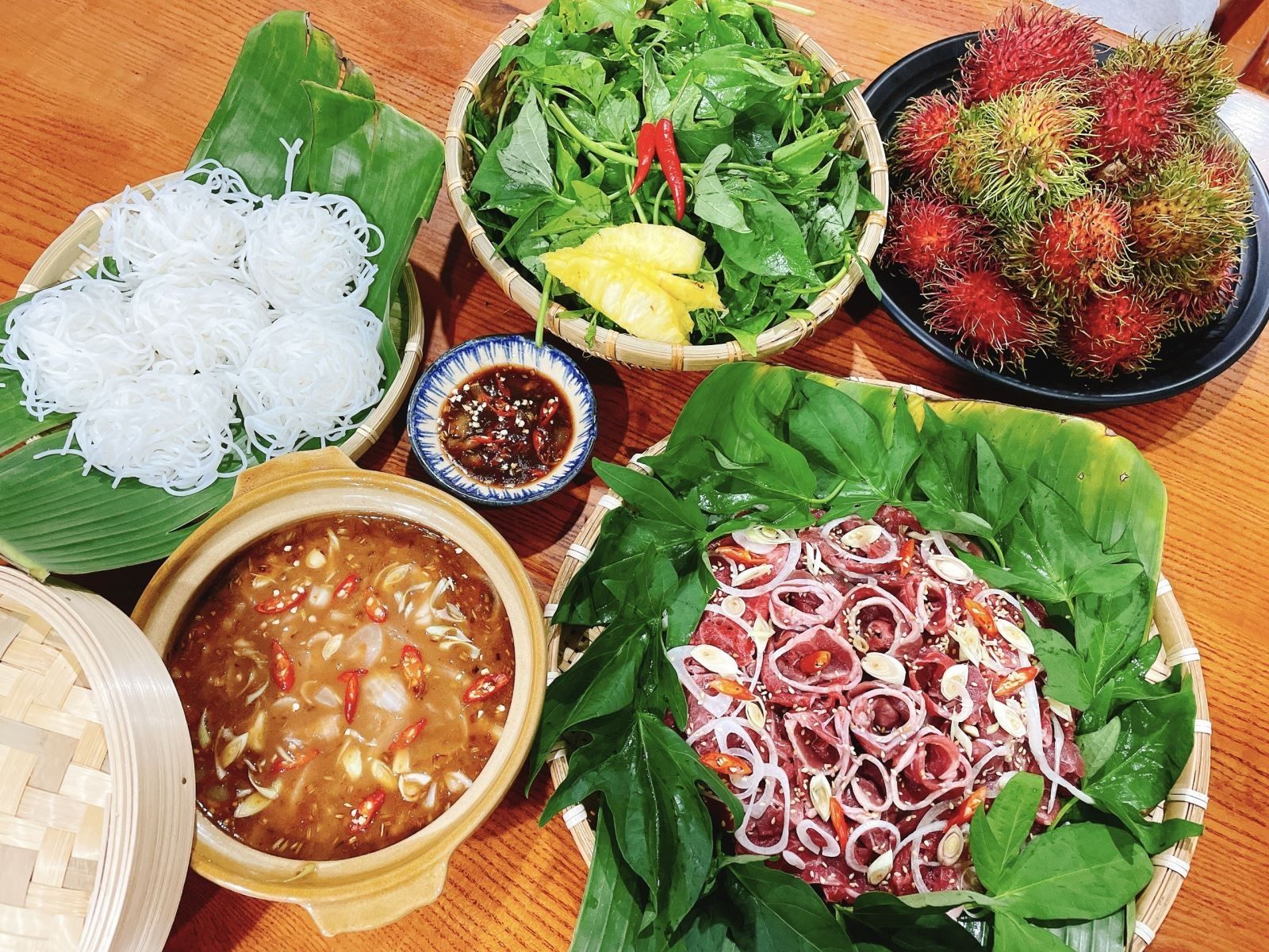 lẩu bò nhúng mắm ruốc - hình 1