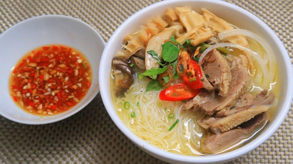 Bún măng vịt
