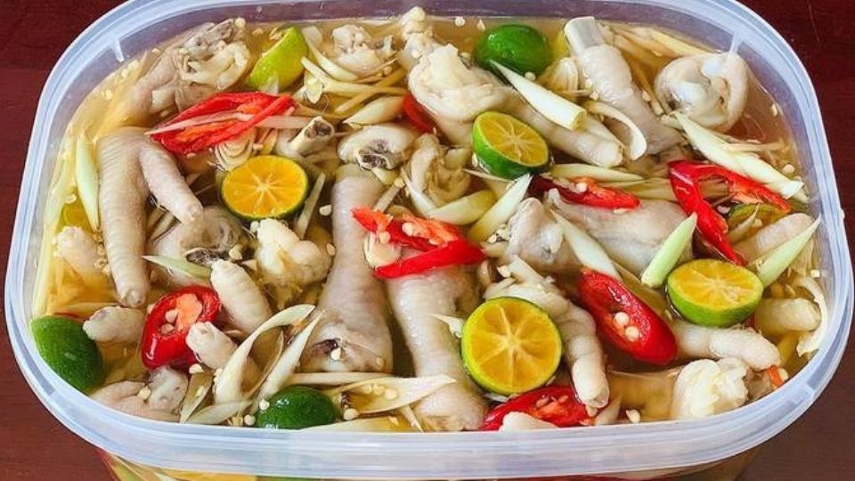 Chân gà ngâm sả tắc