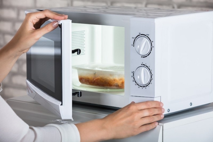 Nhựa nào dùng được lò vi sóng? Kiến thức nhất định phải biết để bảo vệ sức khỏe - Hình 4