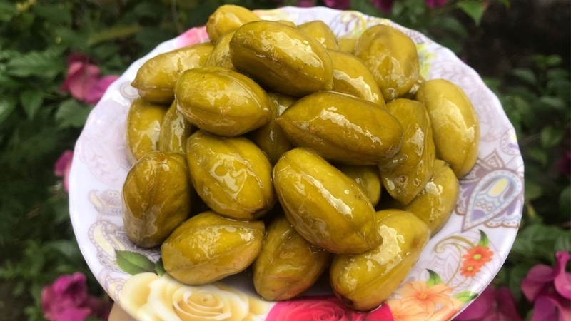 Thành phẩm mứt cà na ngào đường