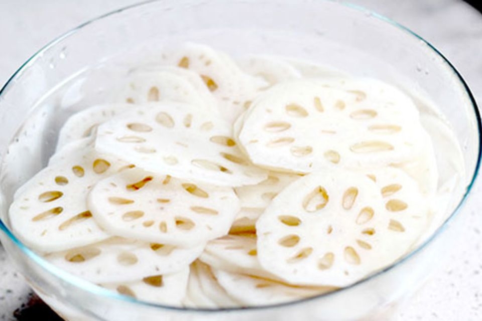 Sơ chế củ sen