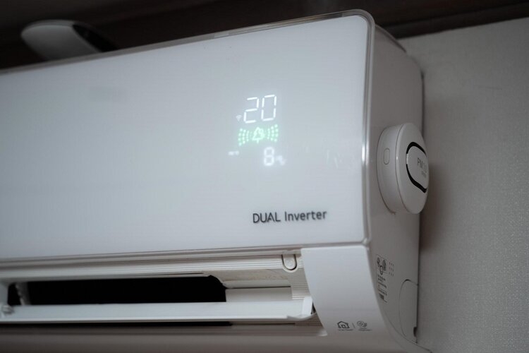 Mã lỗi có thể được báo trên màn hình đèn led của điều hòa