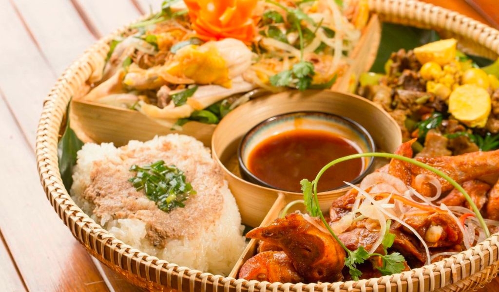 Hướng dẫn cách làm gà lên mâm thơm ngon, hấp dẫn cho bữa tiệc sum họp gia đình 5