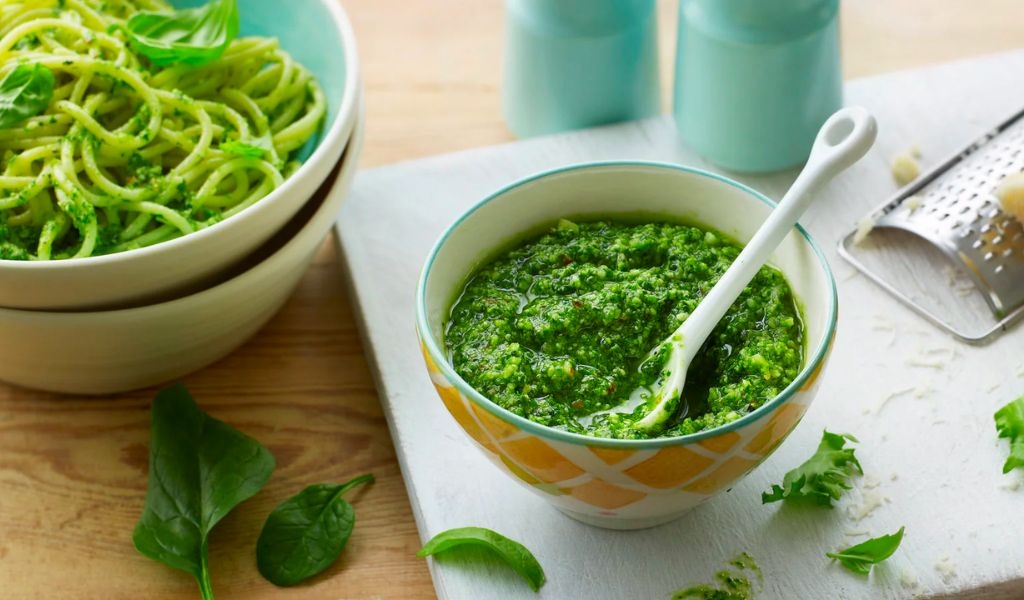 Tìm hiểu nguồn gốc của sốt Pesto? Hướng dẫn làm và ăn sốt Pesto chuẩn vị Ý 4
