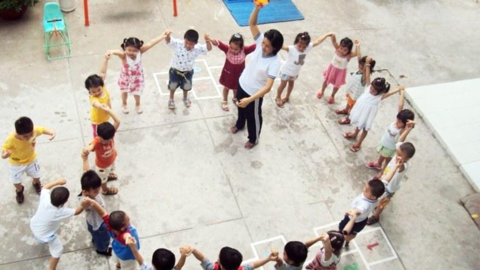 Mèo đuổi chuột