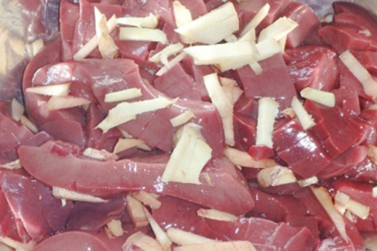 Áp dụng ngay 2 công thức làm cật heo xào đơn giản, hấp dẫn, cả nhà cùng mê