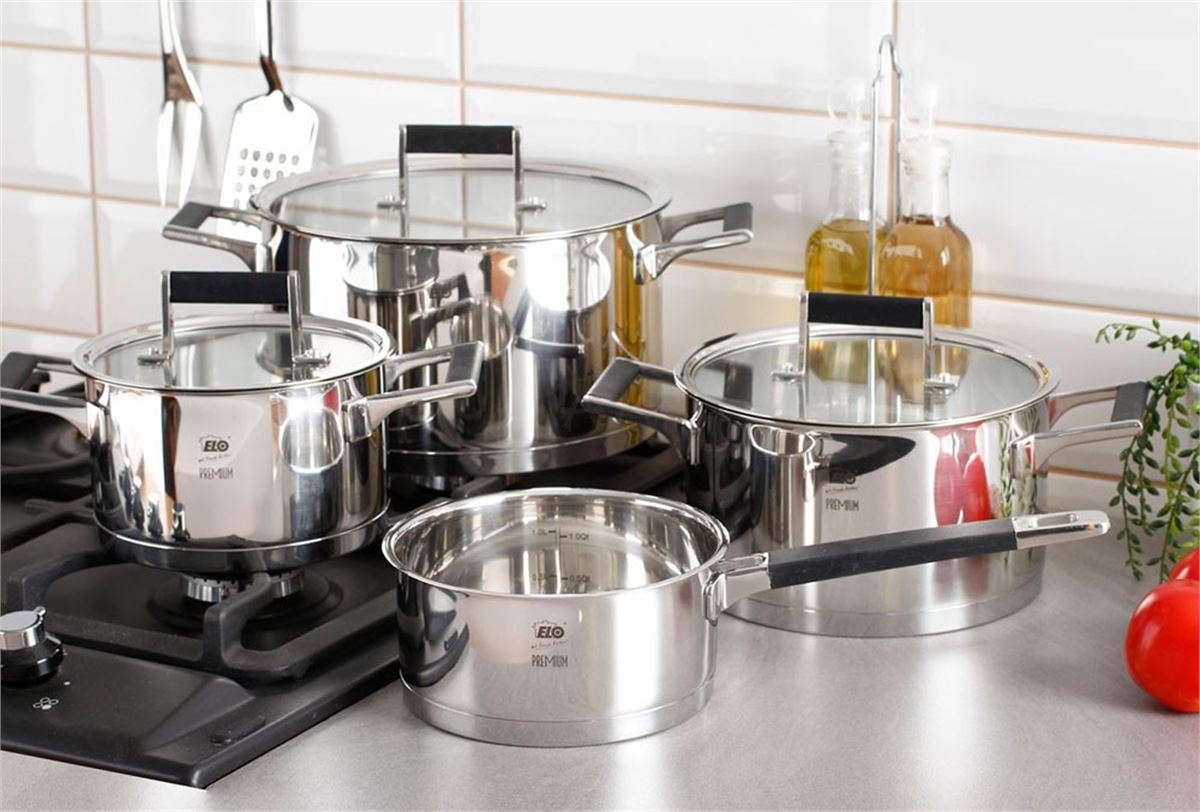 Nên mua nồi có thiết kế phần nắp trong suốt, bọc nhựa cách nhiệt