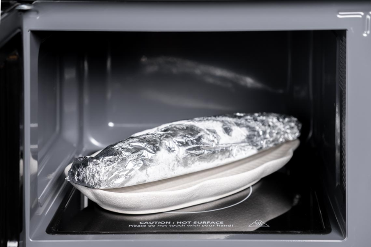 Những ưu điểm nổi bật của lò vi sóng không đĩa xoay có thể bạn chưa biết - hình 1