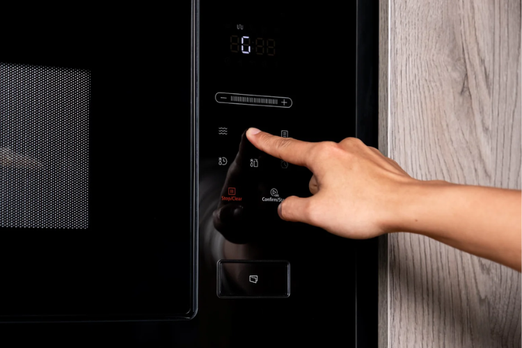 Những ưu điểm nổi bật của lò vi sóng không đĩa xoay có thể bạn chưa biết - hình 3