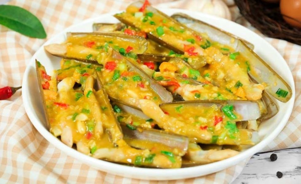 Ốc móng tay sốt trứng muối