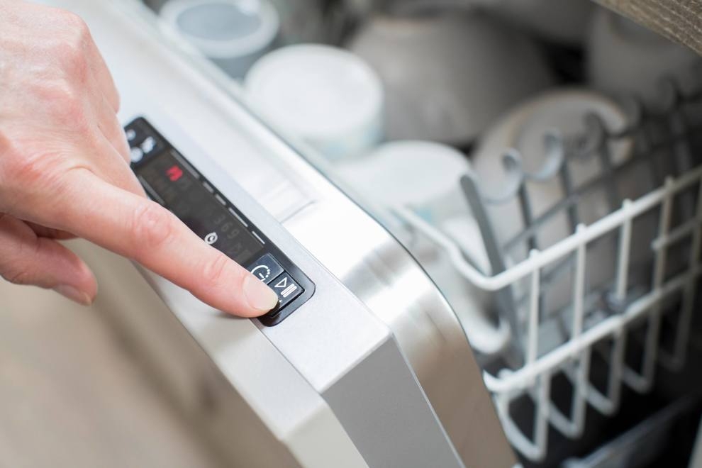 Hướng dẫn chi tiết cách khắc phục tình trạng máy rửa bát không nóng nhanh chóng Hình 5