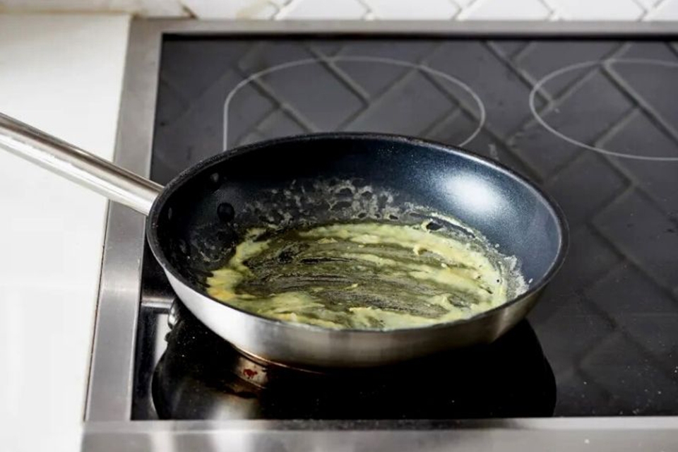 Chảo bị mất lớp chống dính - Ảnh 06