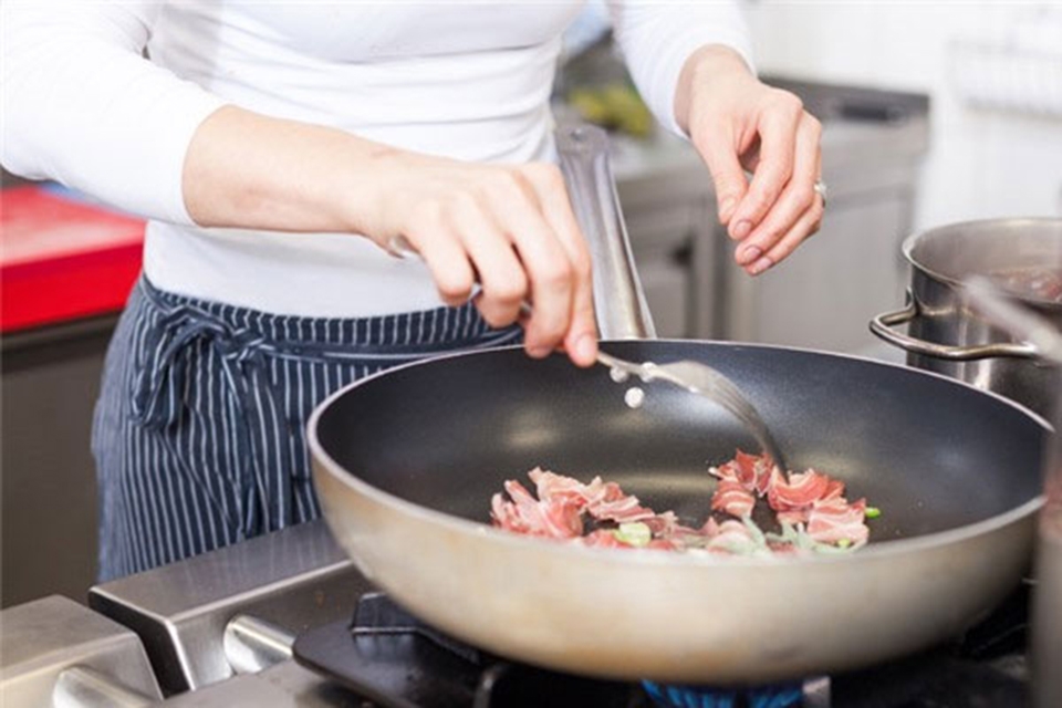 Chảo bị mất lớp chống dính - Ảnh 08