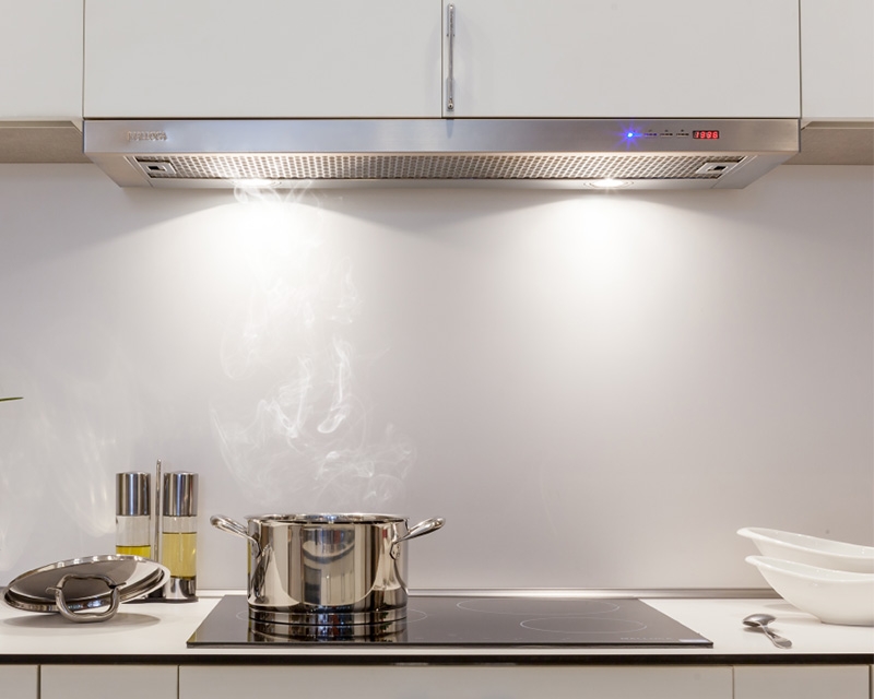 Máy hút mùi được xem là giải pháp hiệu quả, giúp nhà ở luôn thơm tho