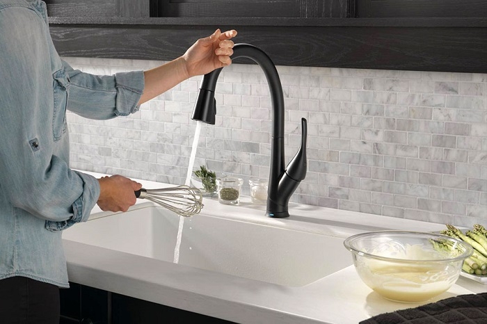 Vòi rửa chén cảm ứng có thiết kế sang trọng, tính năng hiện đại