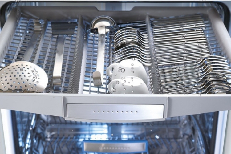 Lỗi đồ dùng không được sấy khô hoàn toàn khi chu trình rửa đã kết thúc