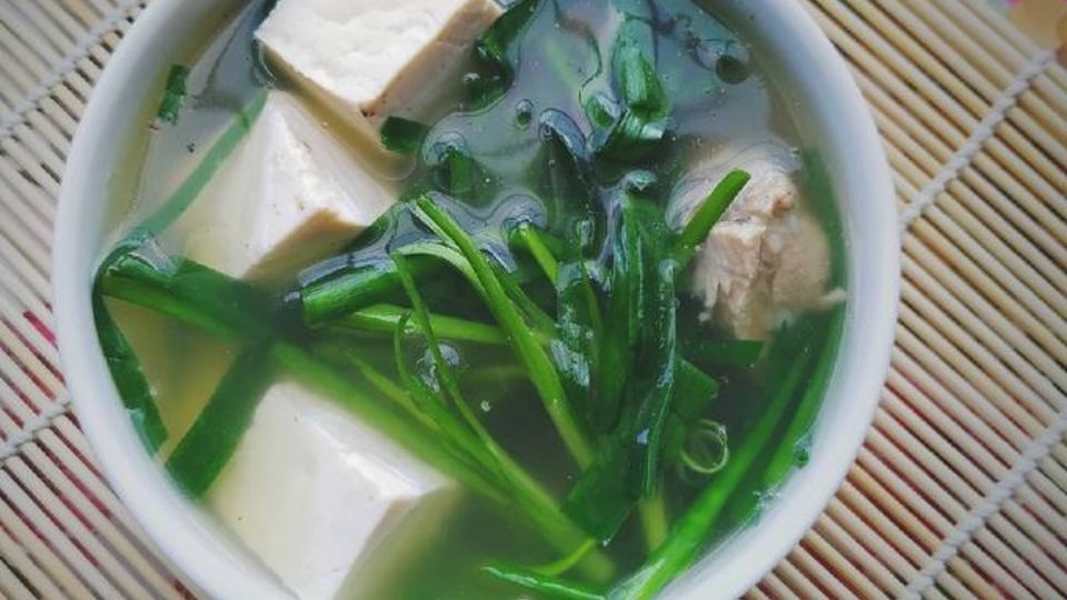 Canh sườn nấu đậu phụ