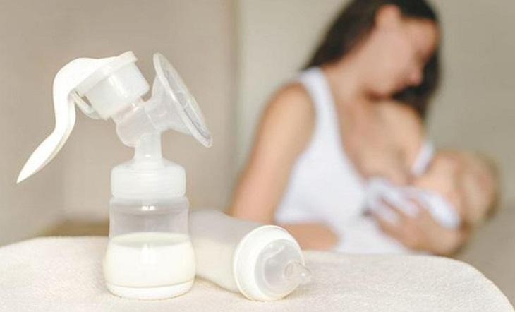 So sánh máy hút sữa bằng tay và bằng điện - hình 3