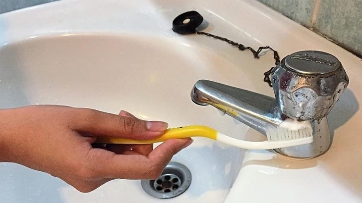 vệ sinh vòi rửa bát 2