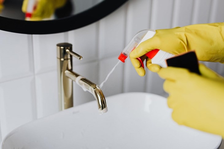 vệ sinh vòi rửa bát 4