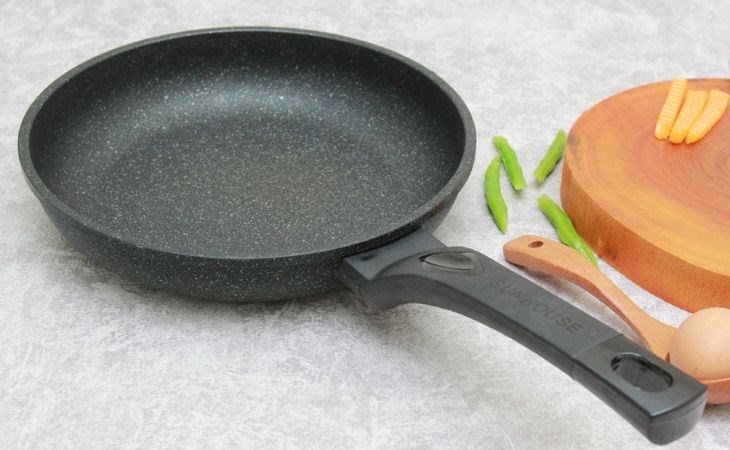chảo đá mới mua về nên làm gì 1