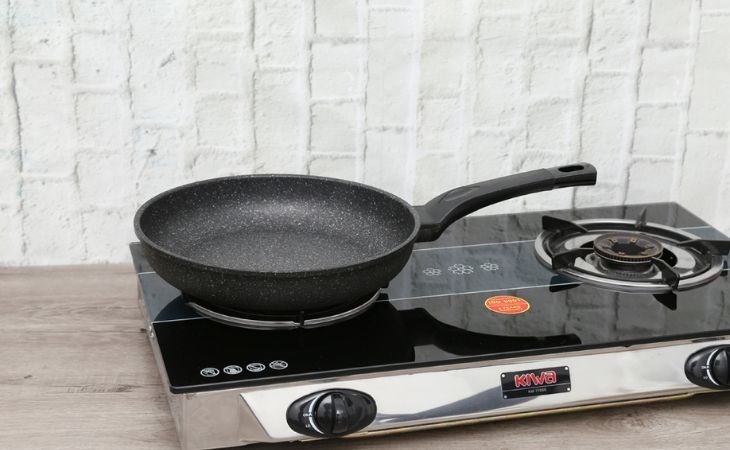 chảo đá mới mua về nên làm gì 2