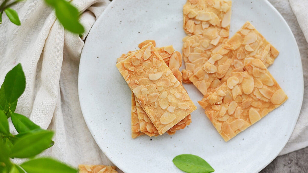 bánh ngói hạnh nhân 1