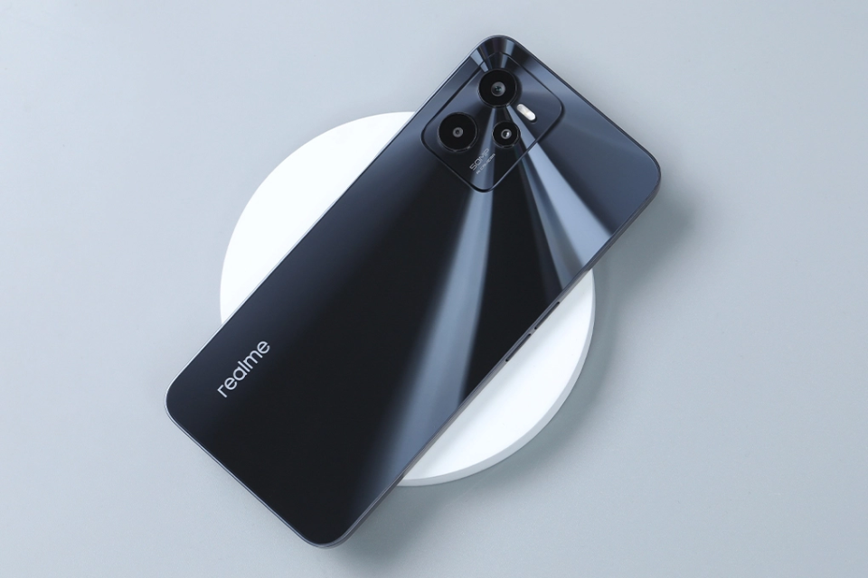 Realme C35