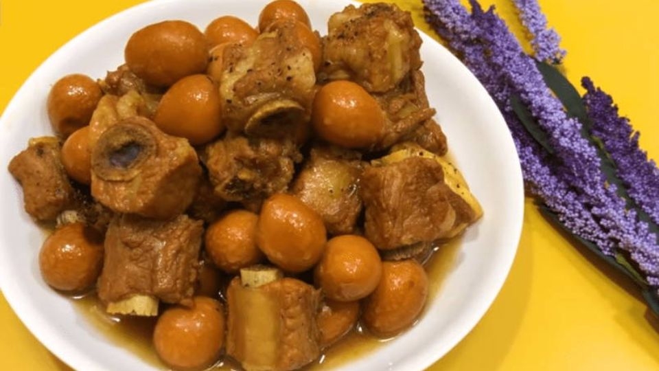 Sườn kho trứng cút