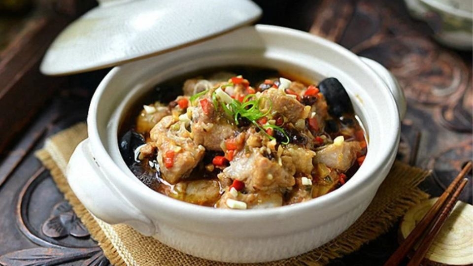 Sườn hấp nấm mộc nhĩ