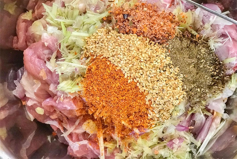 cách ướp thịt xiên nướng hình 1