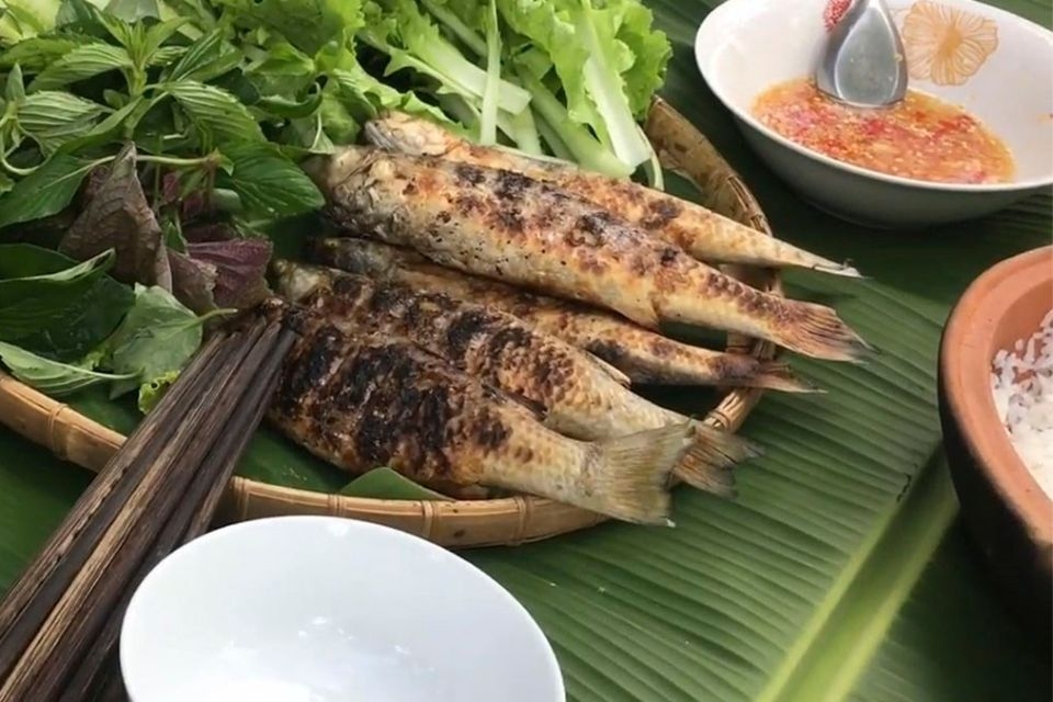 Cá nướng cuốn bánh tráng 10