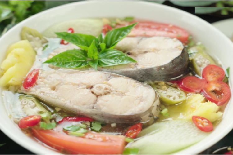 canh măng chua cá hú