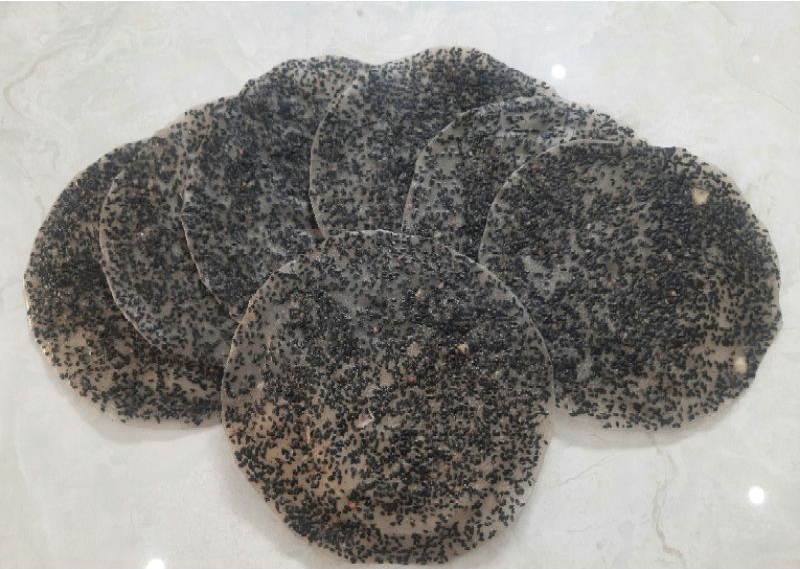 Hướng dẫn chi tiết cách làm bánh đa vừng đen giòn, ngon tại nhà Hình 5