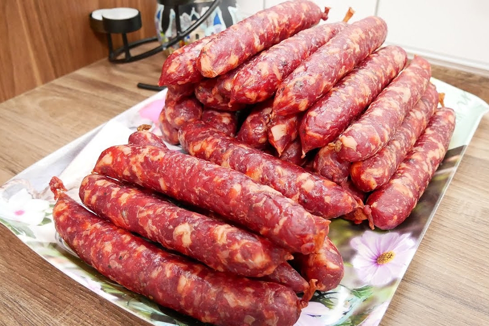 Lạp xưởng khô