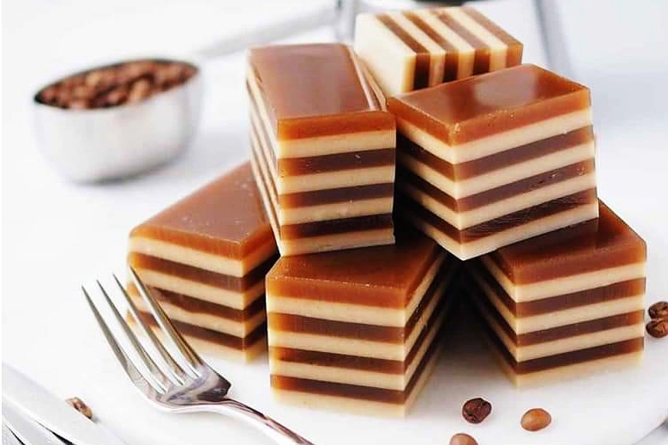 Thạch cà phê cốt dừa thơm mát, ngon ngậy.