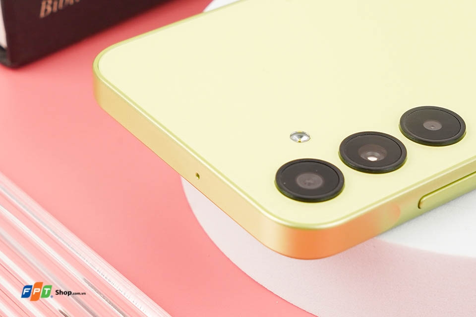 Trên tay Samsung Galaxy A25 5G (ảnh 8)