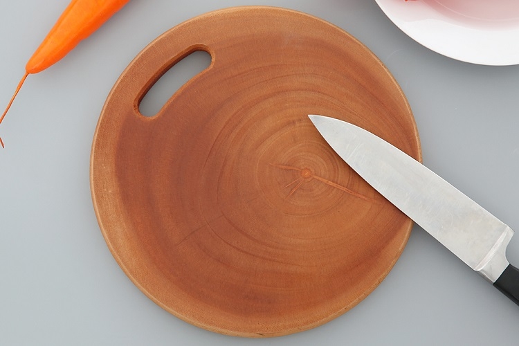 Thớt gỗ có độ đàn hồi cao, cứng cáp, chắc chắn