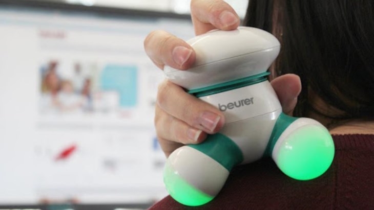 Máy massage cho nhân viên văn phòng: Giới thiệu 8 loại máy massage hữu ích cần phải có 2