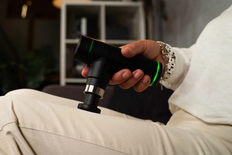 Có nên mua máy massage cầm tay cho người già không và những lợi ích khi sử dụng 3