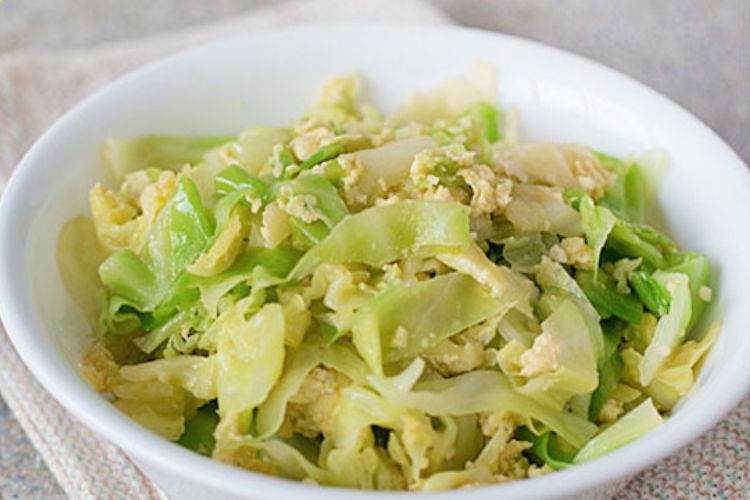 cải thảo xào trứng