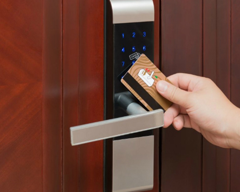 Cách mở khóa cửa điện tử 4