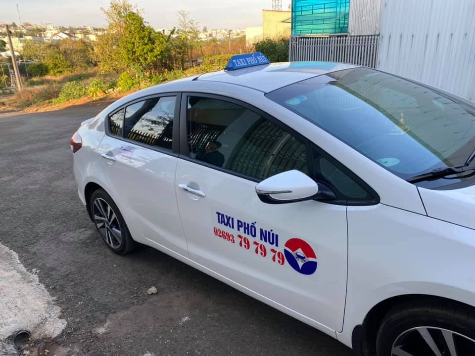 Taxi Phố Núi là hãng xe mới trên thị trường